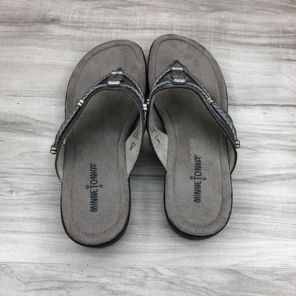 Minnetonka Sandals Women's 8 Pewter Leather Flip Flop Slip On Shoes - Picture 9 of 12